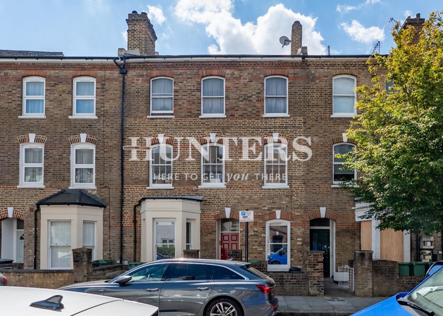 Flat Loveridge Road in Greater London