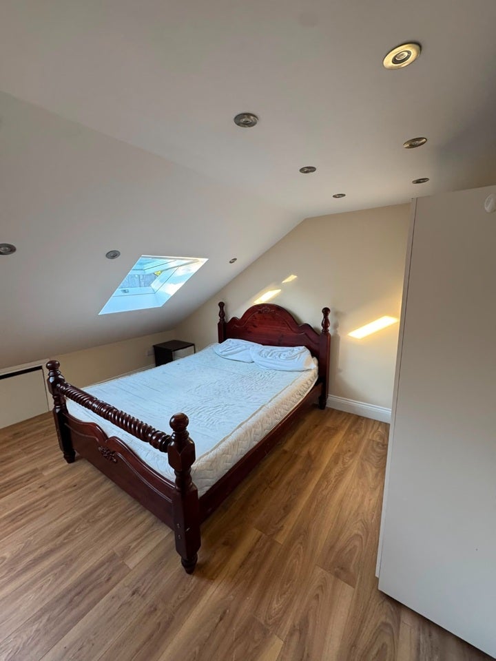 Room Glen Road in Greater London