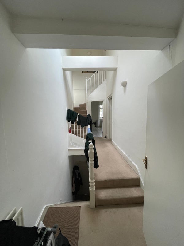 Room Newton Avenue in Greater London