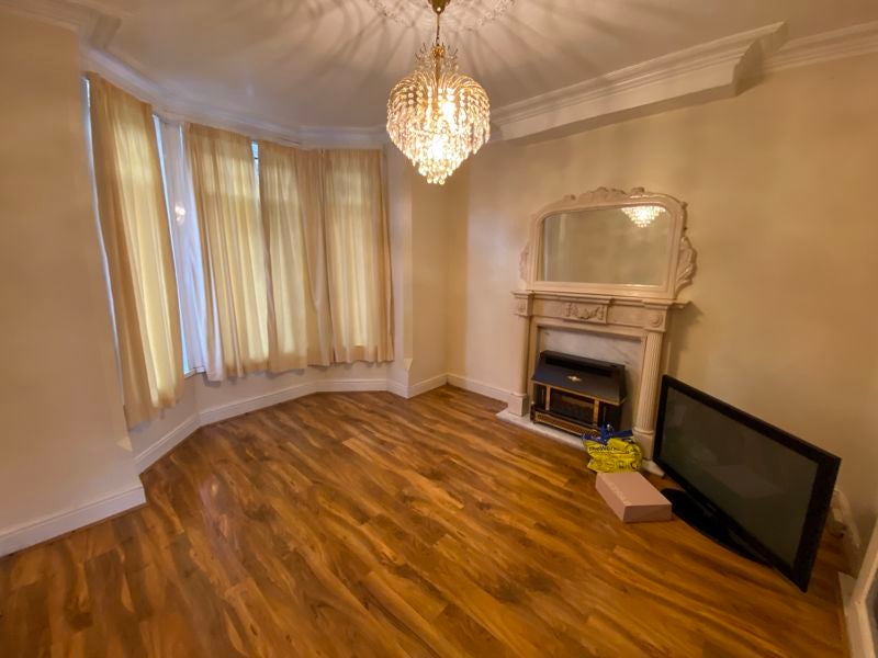 Room Albert Grove in Nottingham