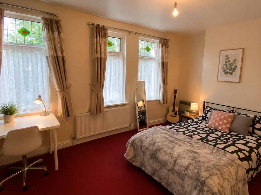 Room Albert Grove in Nottingham