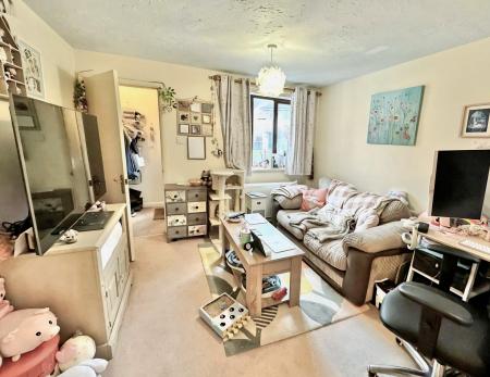 Flat Guests Close in Lilleshall, Donnington and Muxton