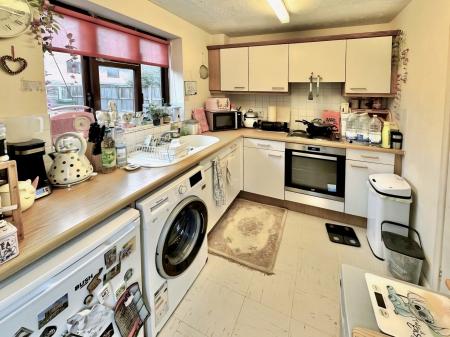 Flat Guests Close in Lilleshall, Donnington and Muxton
