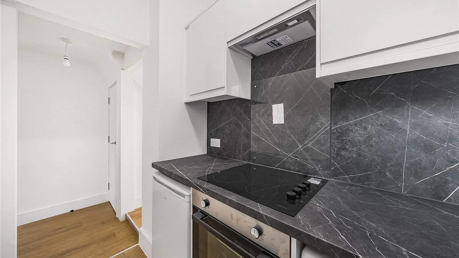 Flat St Albans Crescent in Greater London