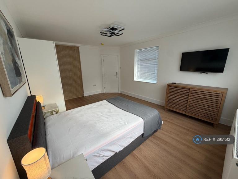 House Abbs Cross Lane in Greater London