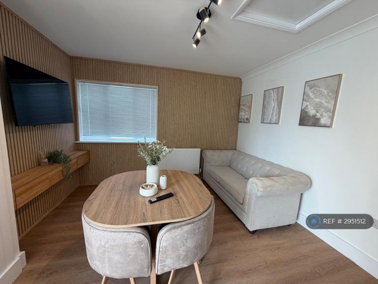 House Abbs Cross Lane in Greater London