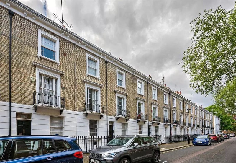 Room St George's Square Mews in City of Westminster