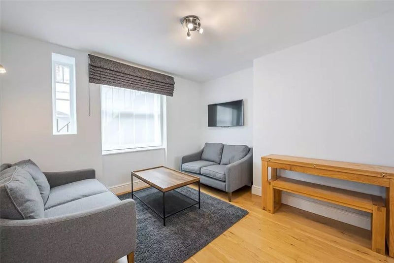 Room St George's Square Mews in City of Westminster