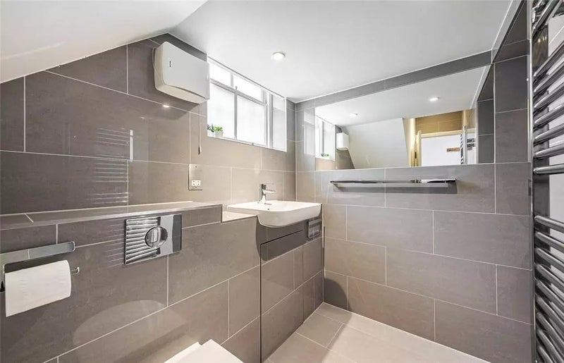 Room St George's Square Mews in City of Westminster