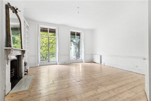 Flat Kennington Road in London
