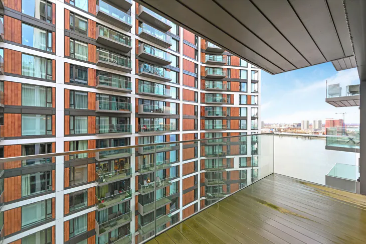 Flat Duke of Wellington Avenue in Greater London