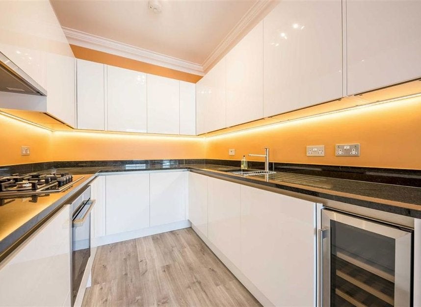 Flat Inverness Terrace in City of Westminster