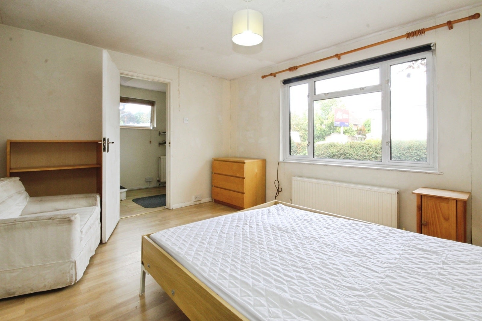 Room The Crescent in Borough of Runnymede