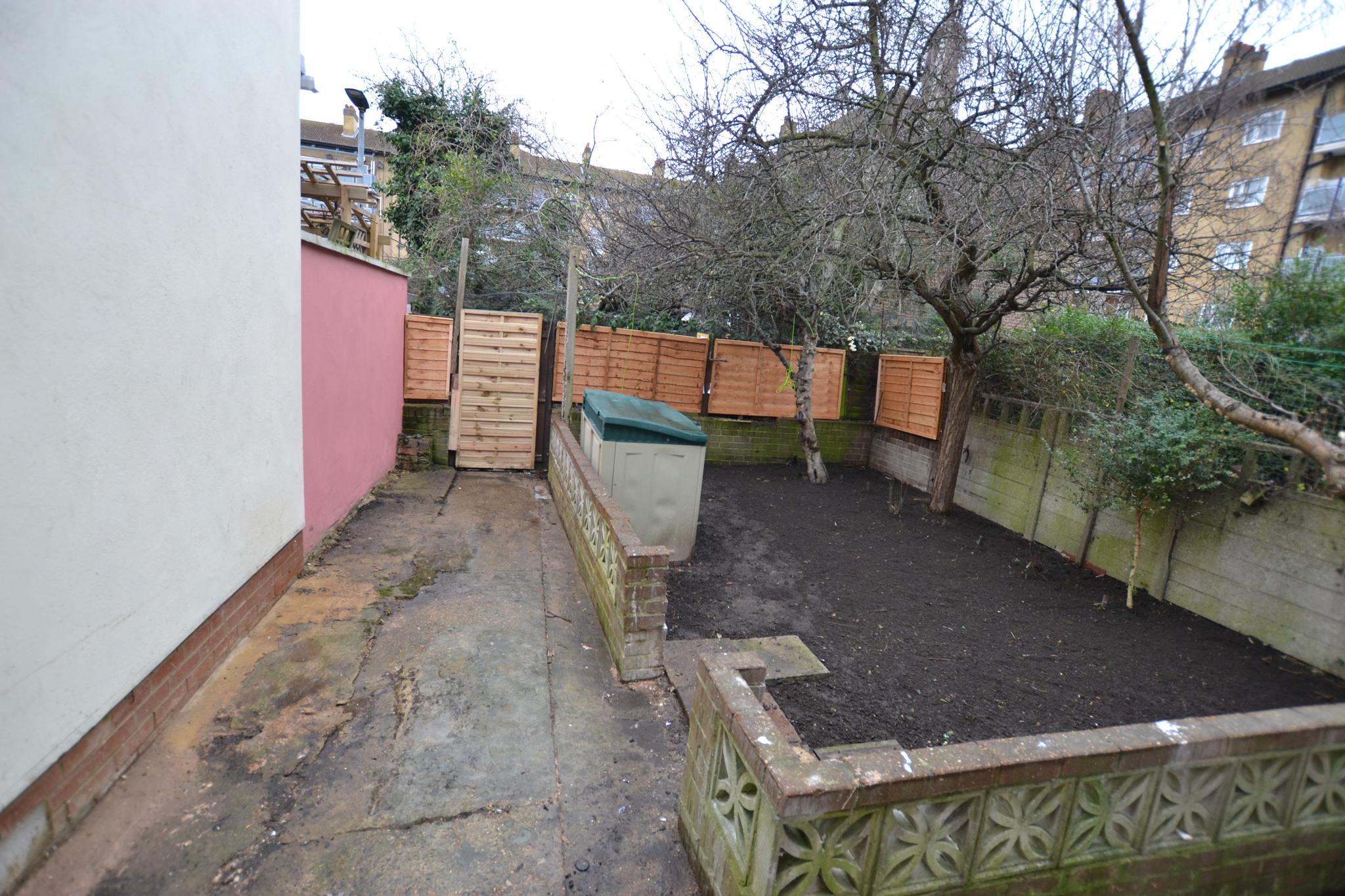 Room Cephas Street in Greater London