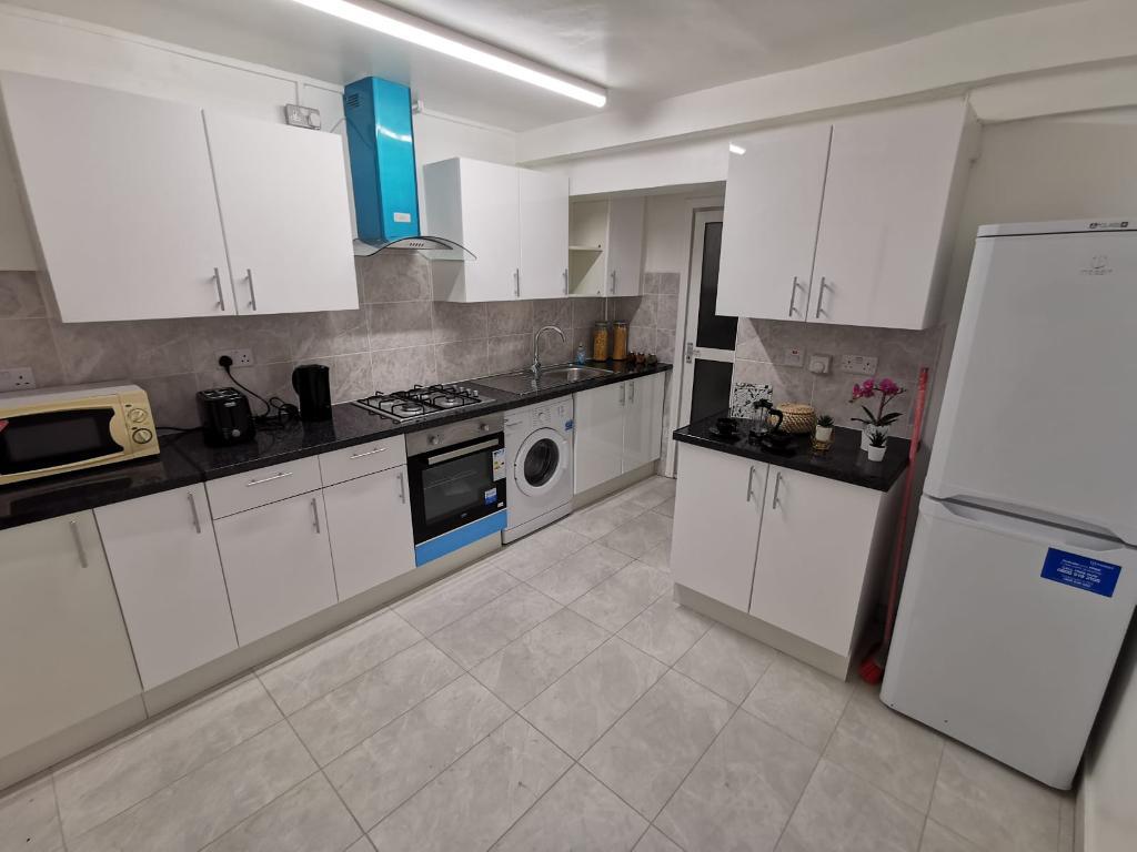 Room Cephas Street in Greater London