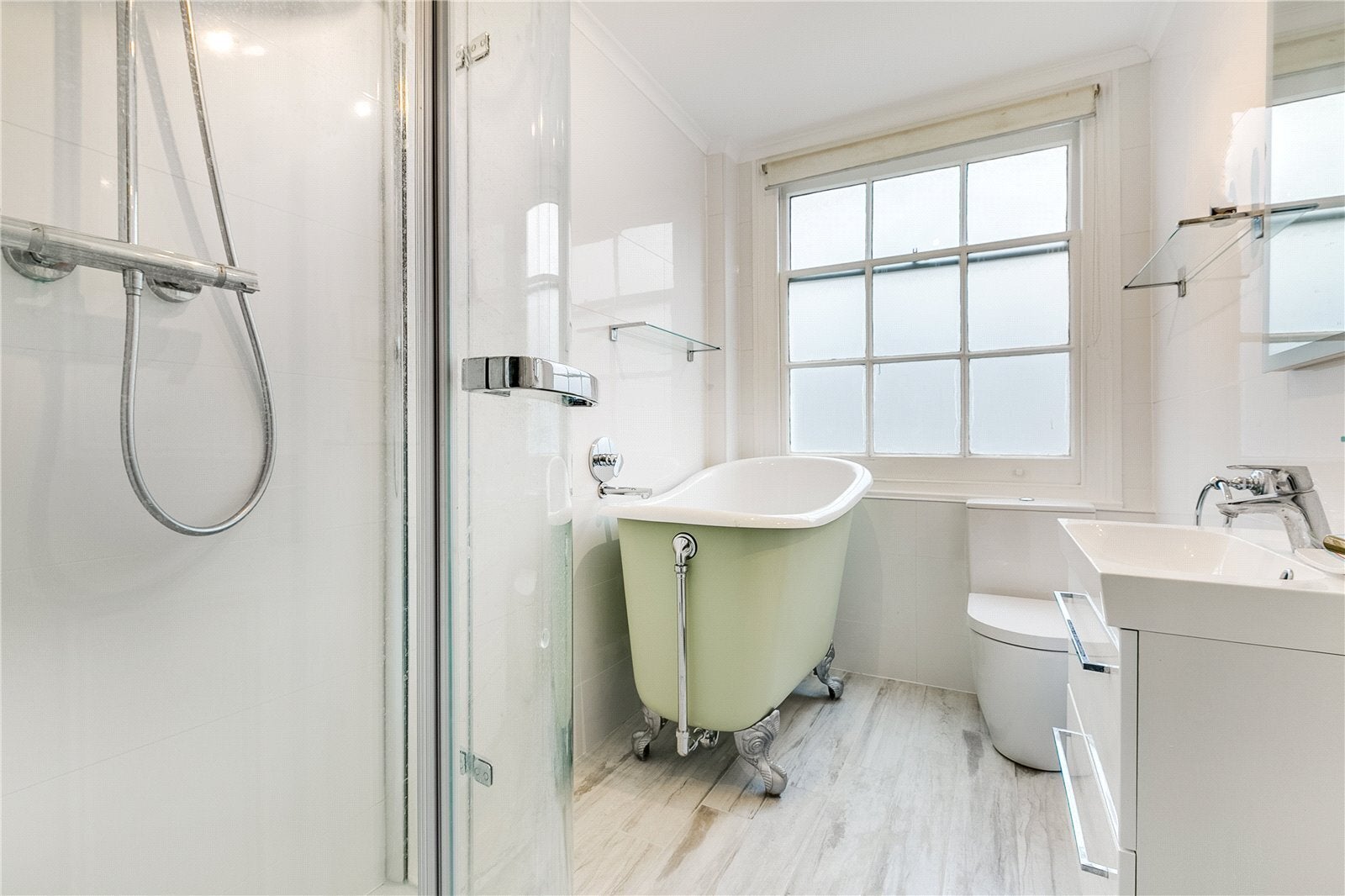Flat Danbury Street in Greater London