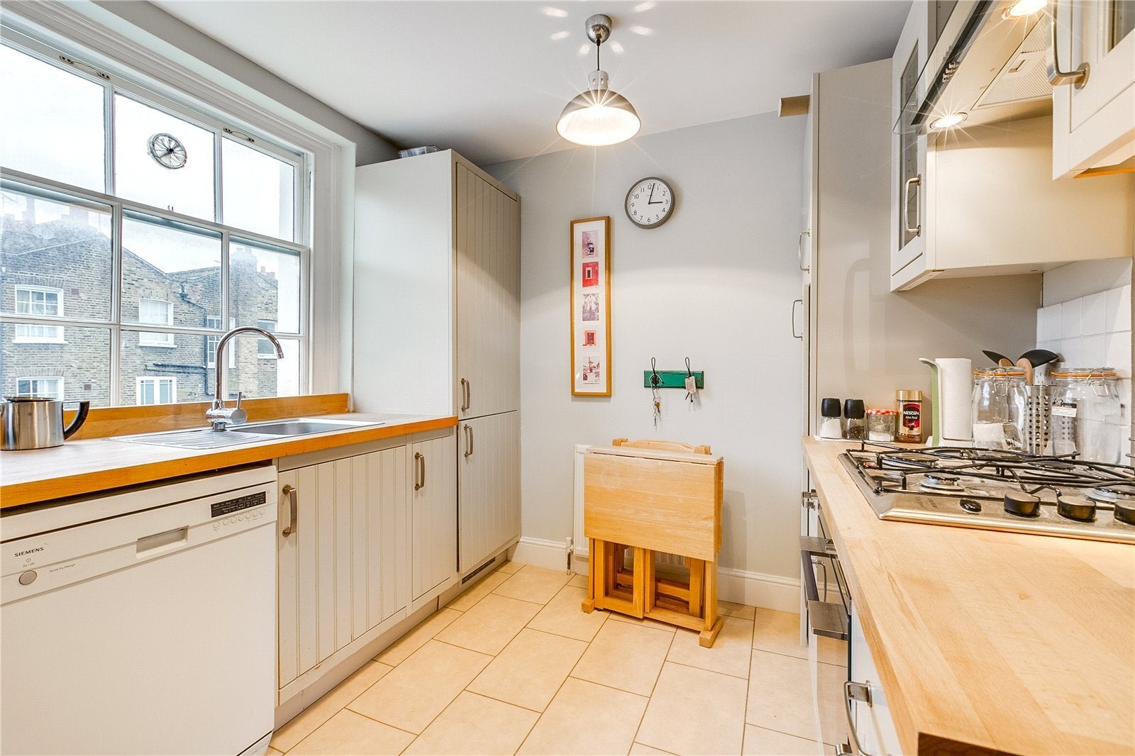 Flat Danbury Street in Greater London