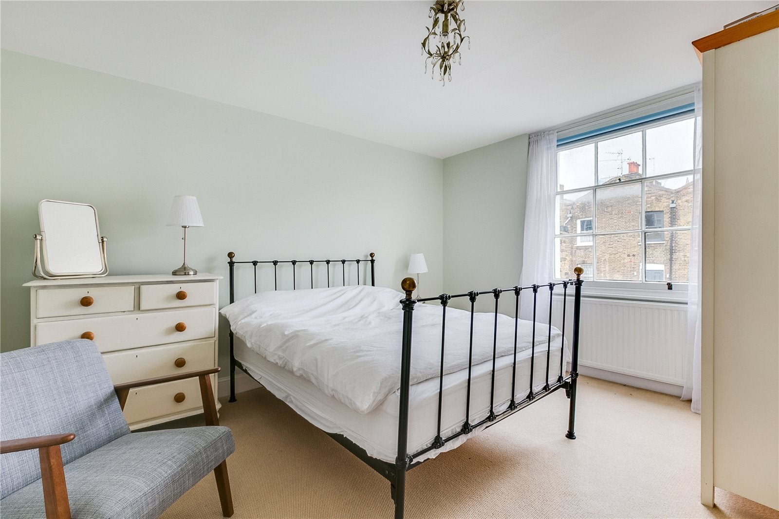 Flat Danbury Street in Greater London
