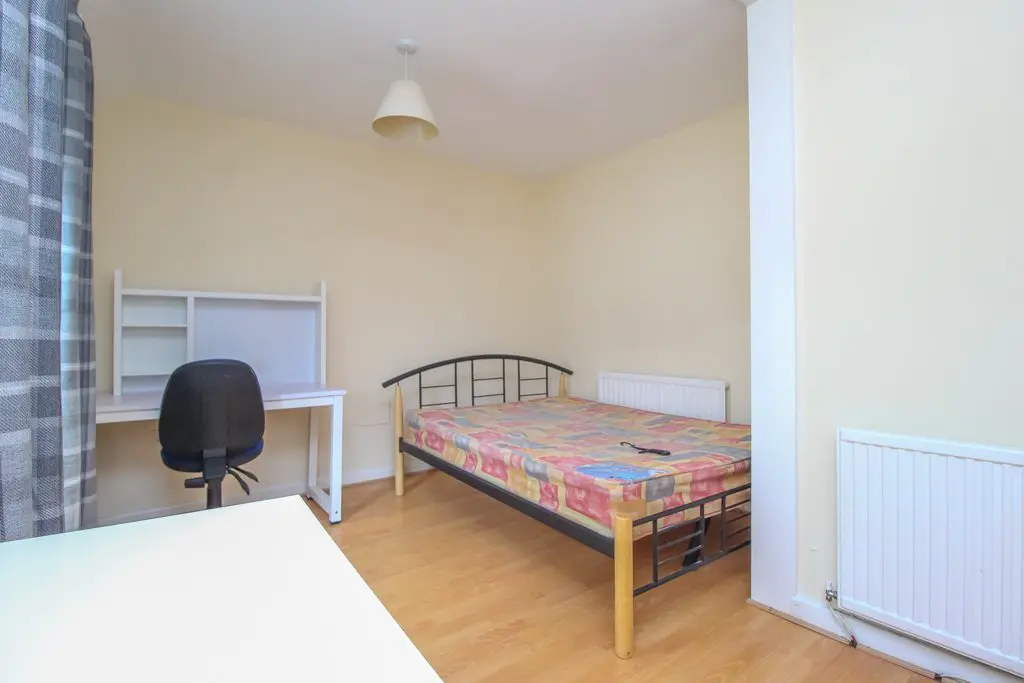 Room Brook Street in Pontypridd