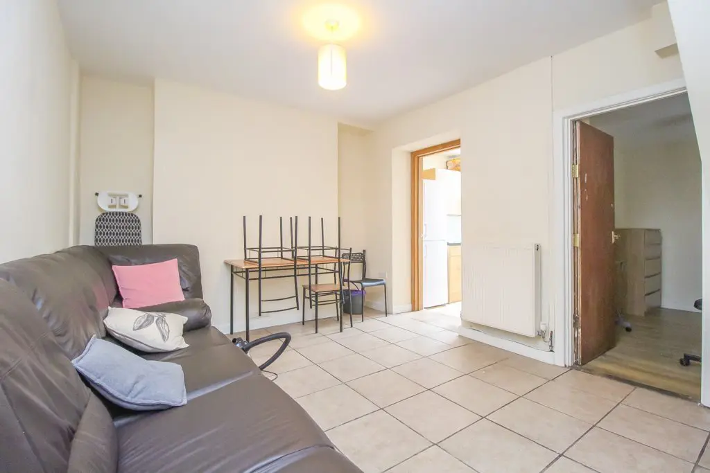 Room Brook Street in Pontypridd