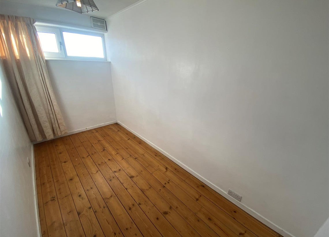 Flat Loudon Avenue in Coventry