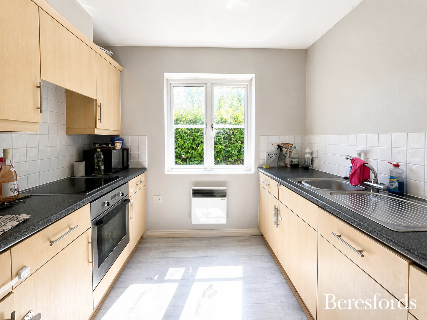 Flat Halcyon Close in Witham