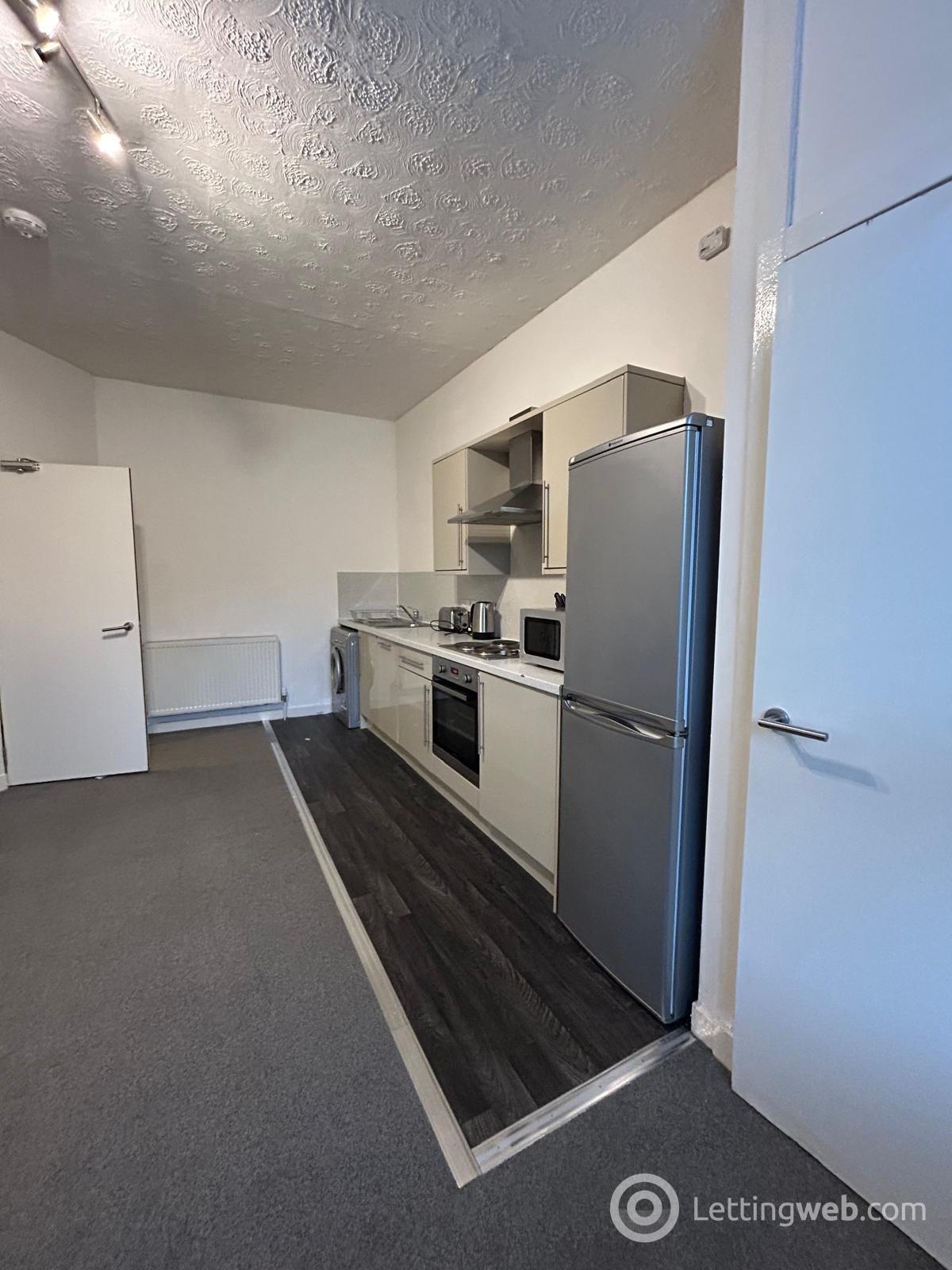Flat Pitfour Street in Dundee