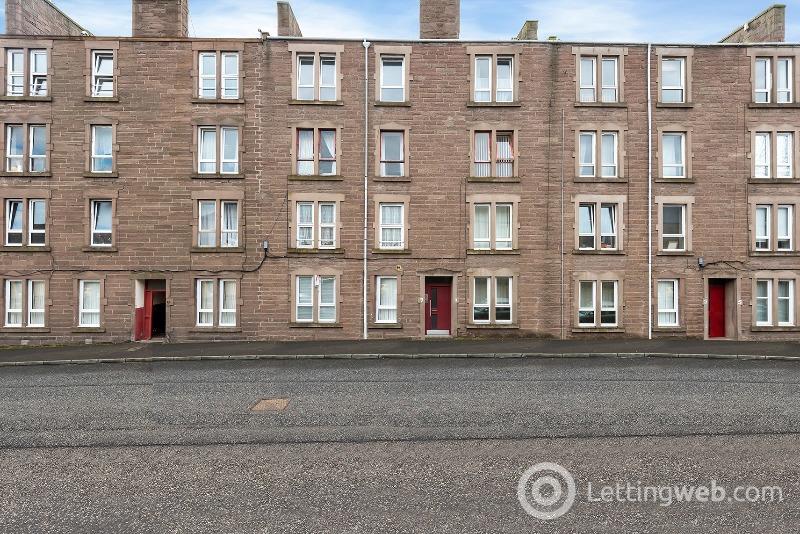 Flat Pitfour Street in Dundee