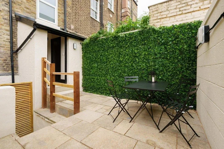 Flat Arlington Road in Greater London