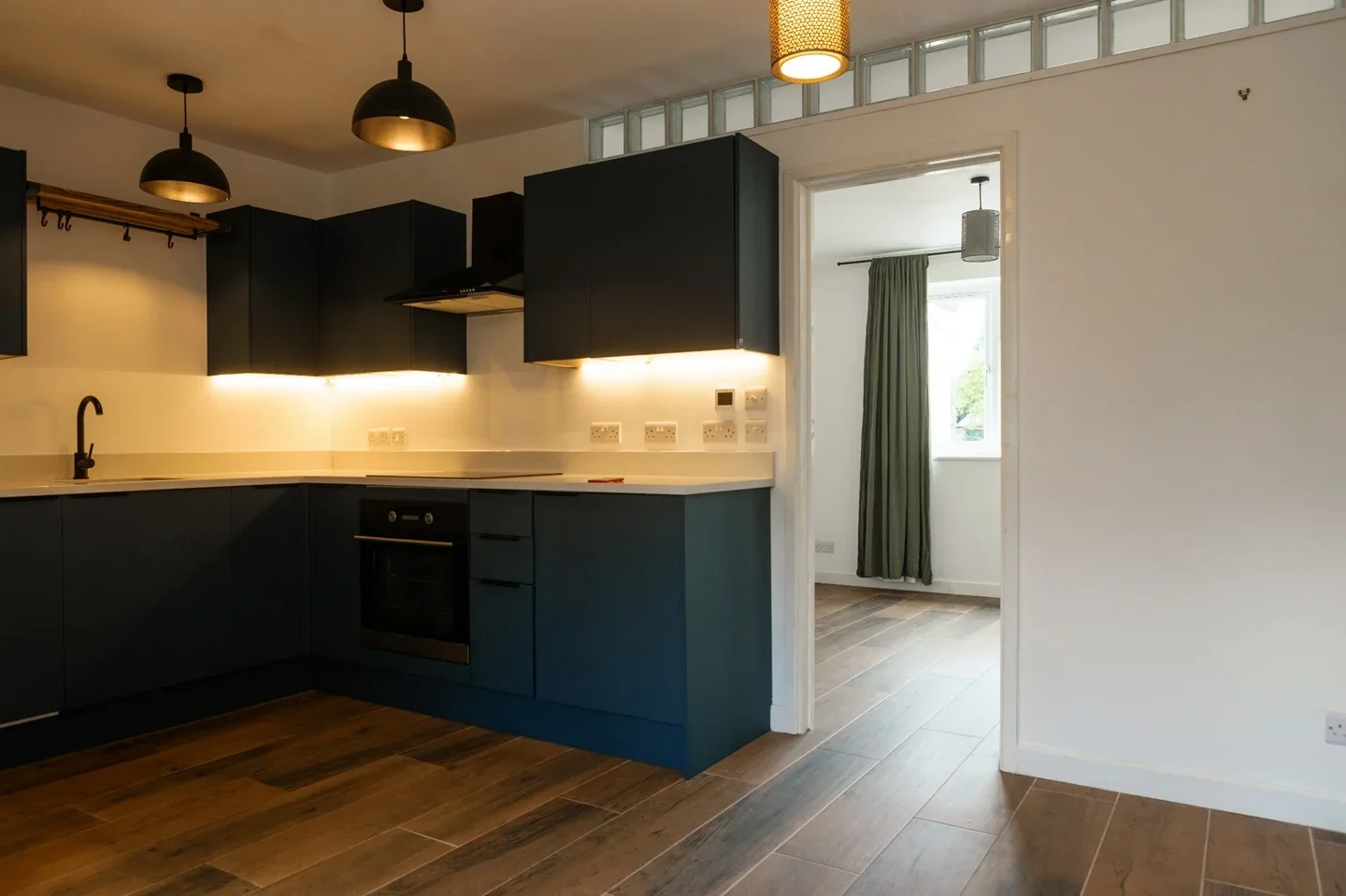Flat Alanthus Close in Greater London