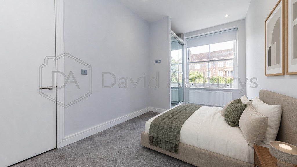 Flat Leighton Road in Greater London