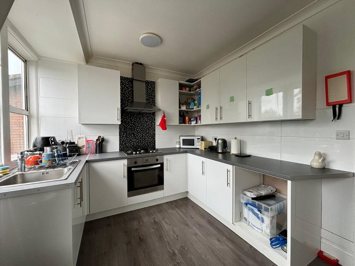Room Kilburn High Road in Greater London