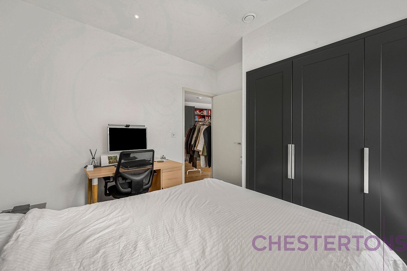 Flat Lyell Street in Greater London