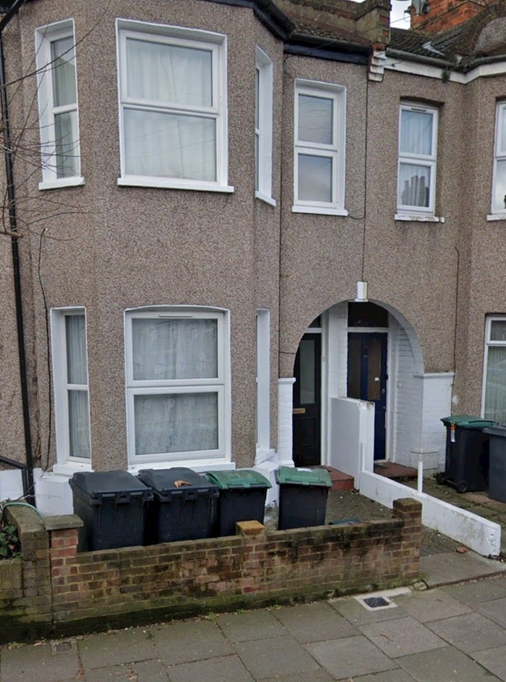 Room Carlingford Road in Greater London