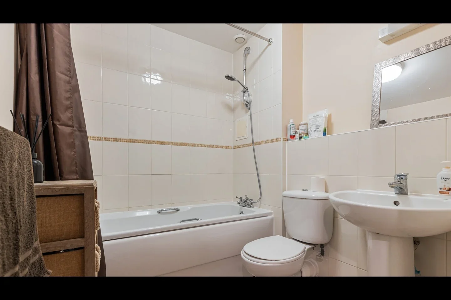 Flat Maltings Close in Greater London