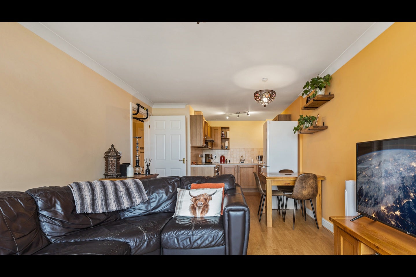 Flat Maltings Close in Greater London
