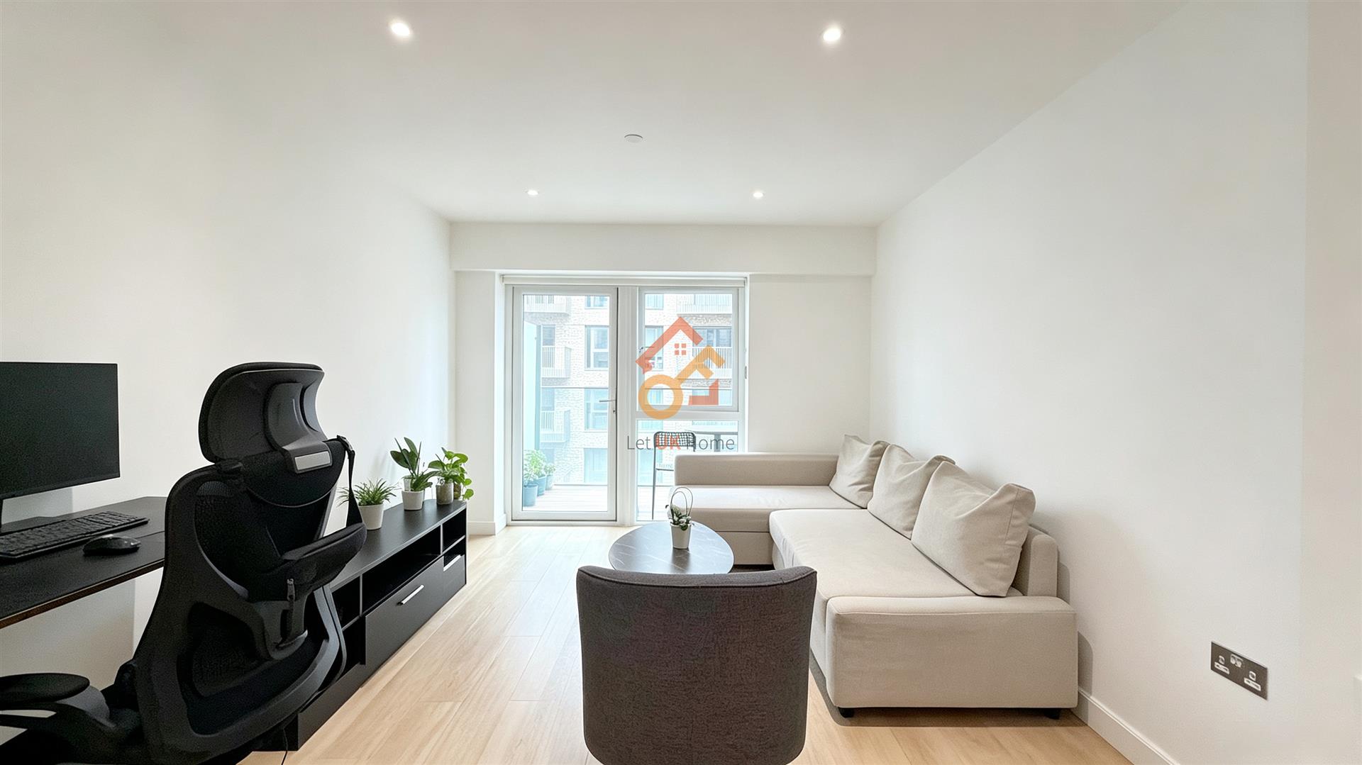 Flat Caversham Road in London