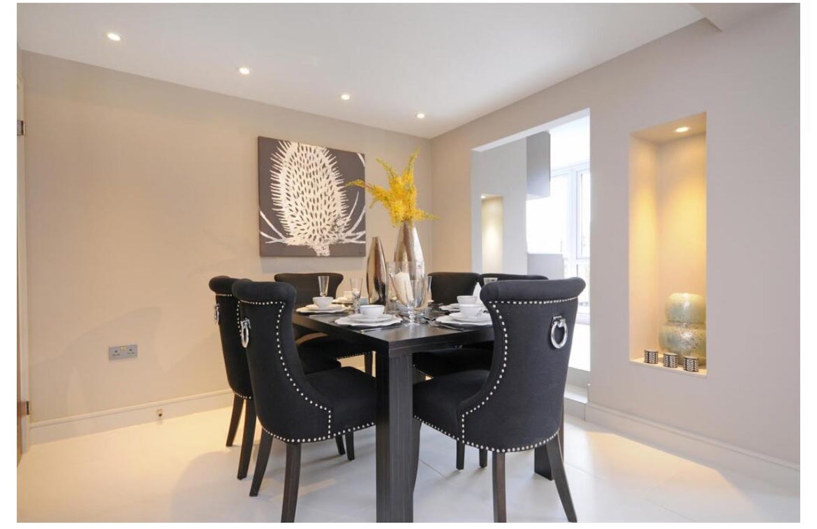 Flat Boydell Court in Greater London