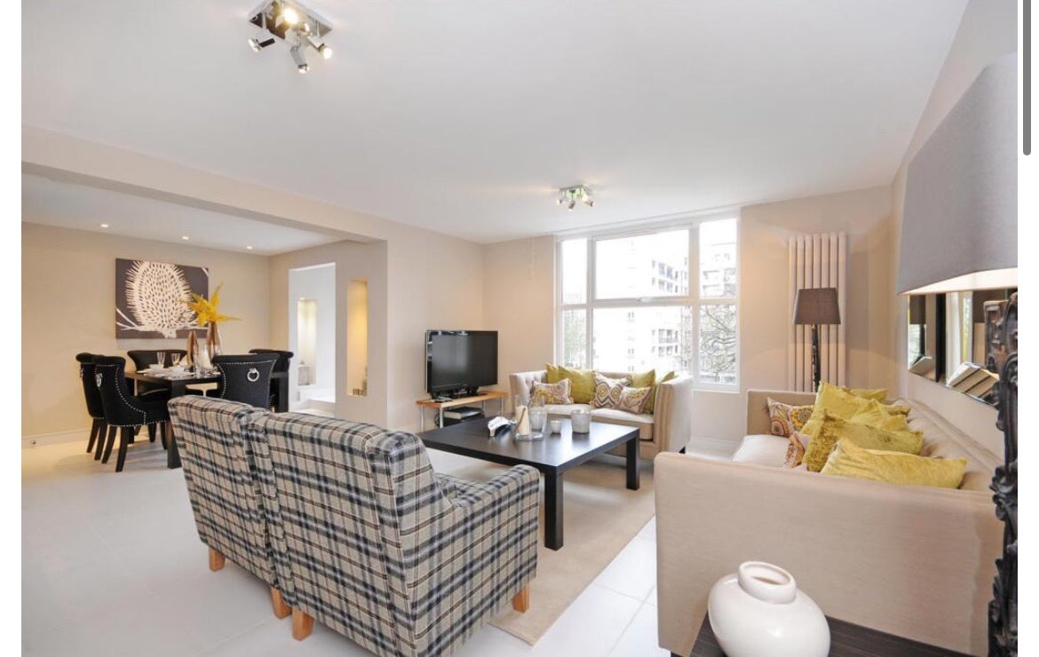 Flat Boydell Court in Greater London