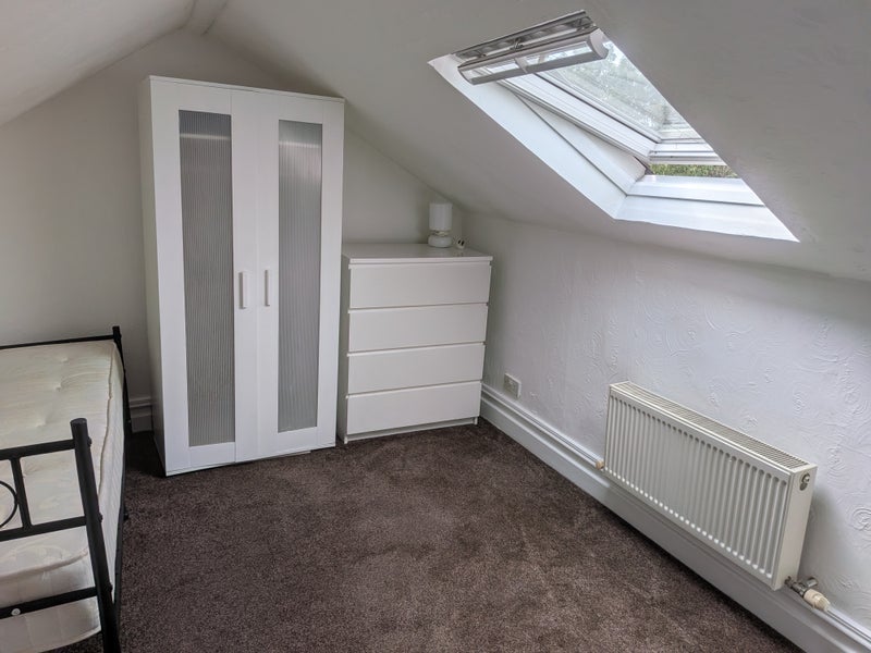 Room St Albans Avenue in Greater London