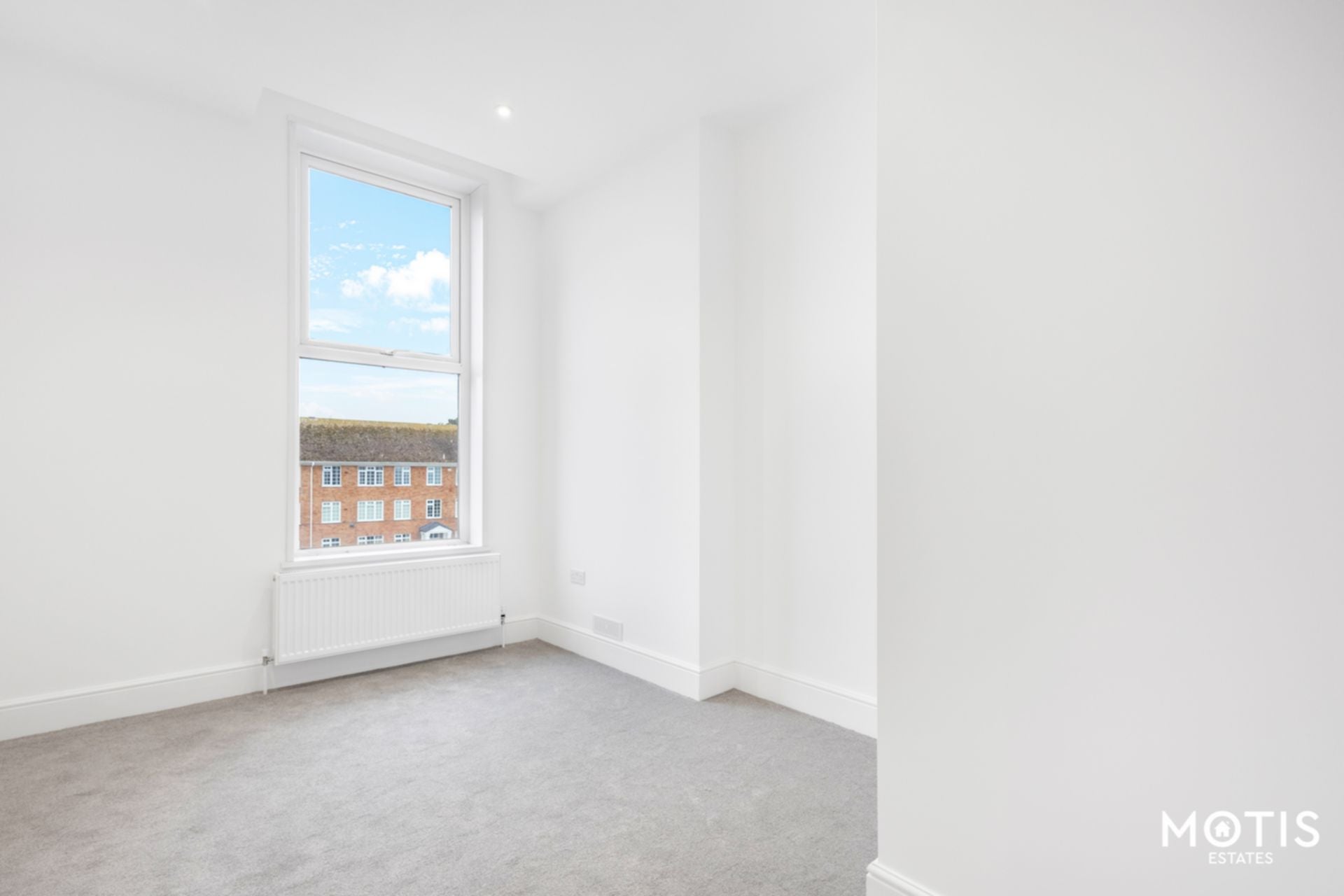 Flat Marine Parade in Folkestone and Hythe District