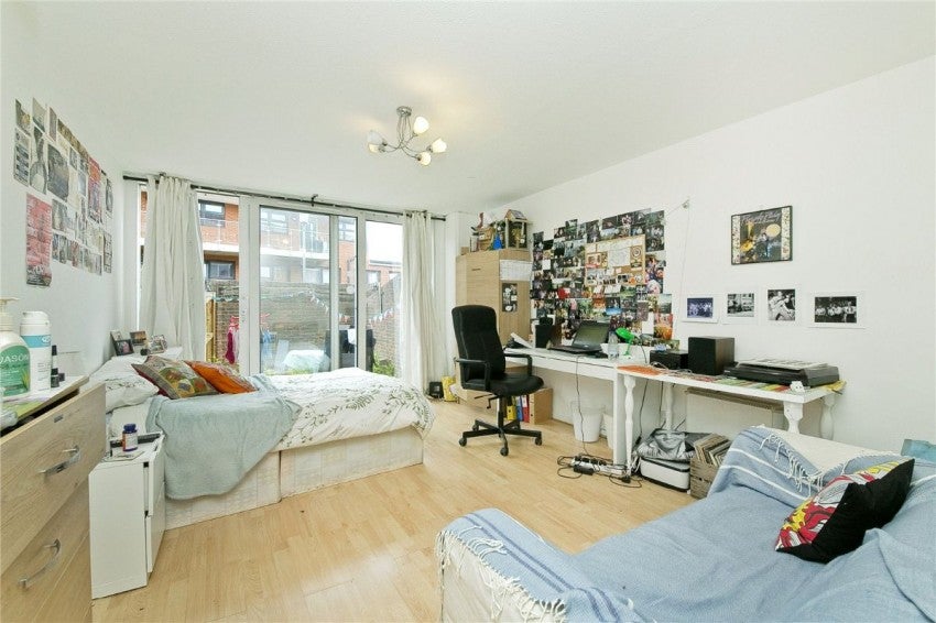 Flat Scholefield Road in Greater London