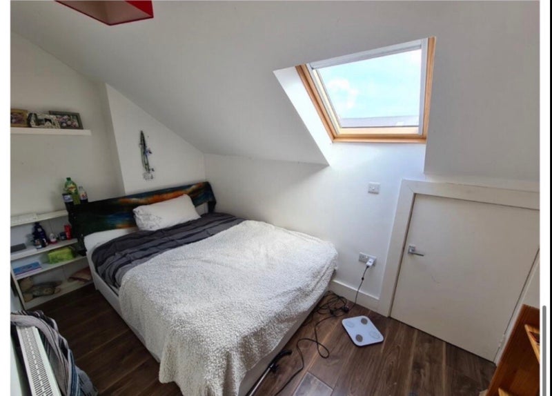 Room Bedford Road in Greater London