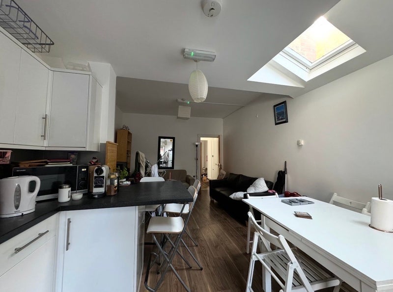 Room Bedford Road in Greater London