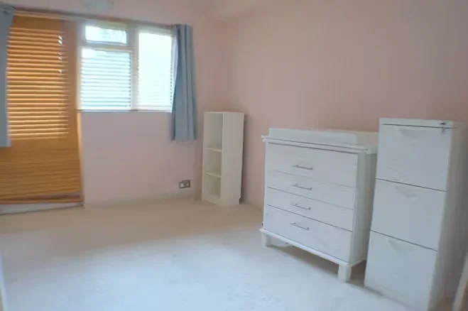 Flat Uxbridge Road in Greater London
