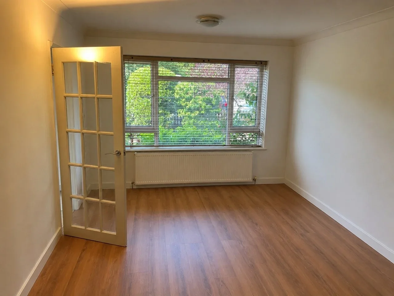 Flat Uxbridge Road in Greater London