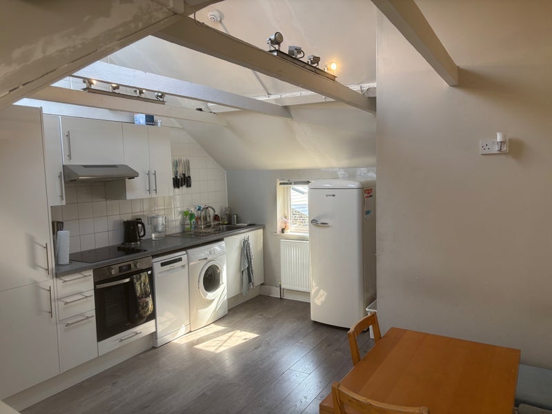 Flat Scout Lane in Greater London