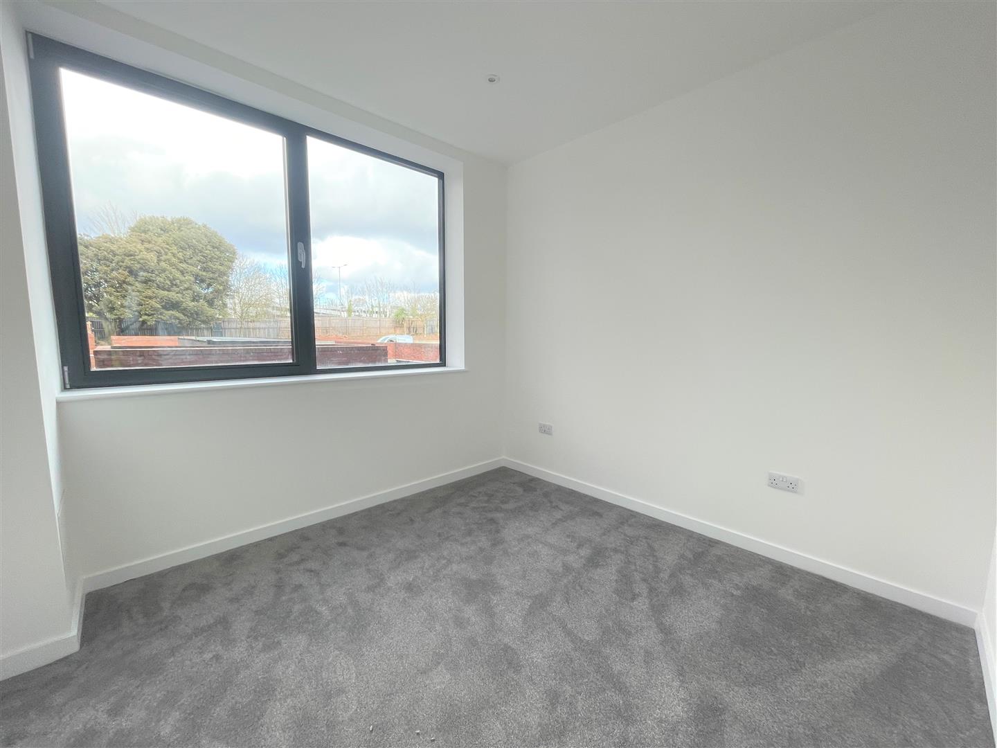 Flat Alençon Link in Basingstoke and Deane