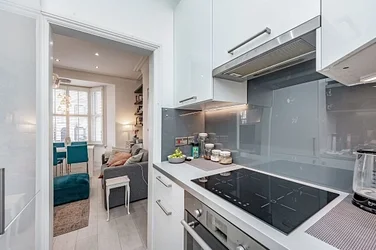 Flat Harwood Road in Greater London
