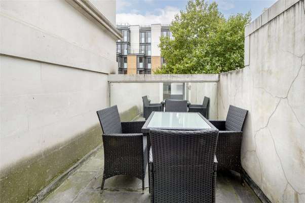 Flat Ennismore Gardens in City of Westminster